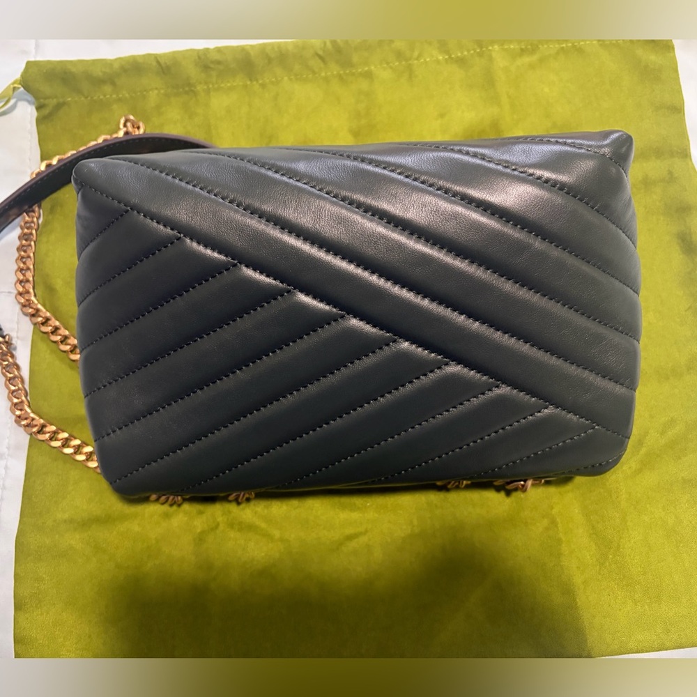 Tory Burch Quilted Kira Chevron Shoulder Bag in Olive Green with Gold Hardware - Picture 9 of 14